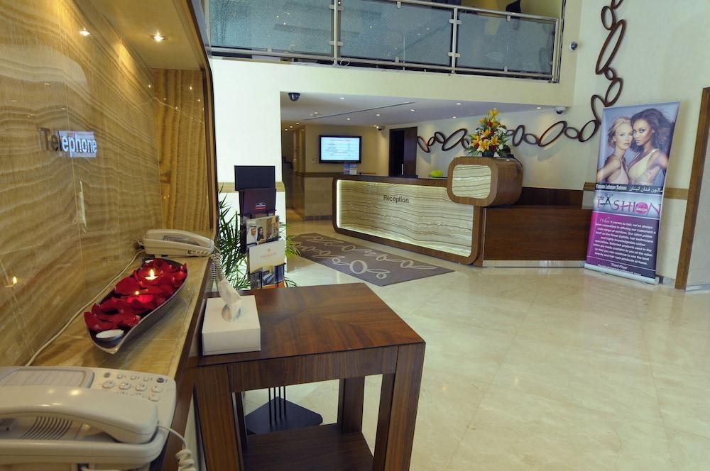 Howard Johnson By Wyndham Abu Dhabi Downtown Exteriör bild