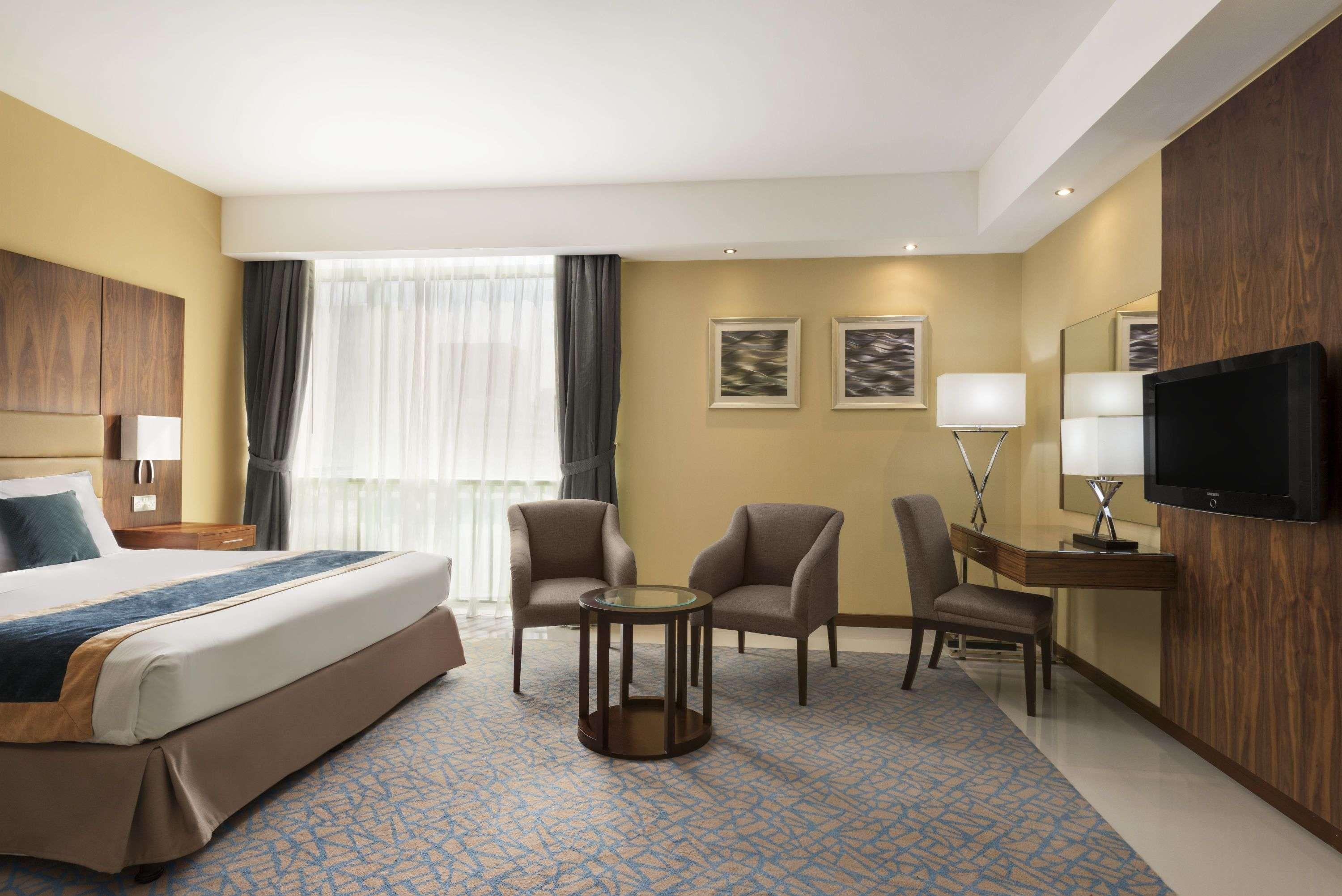 Howard Johnson By Wyndham Abu Dhabi Downtown Exteriör bild