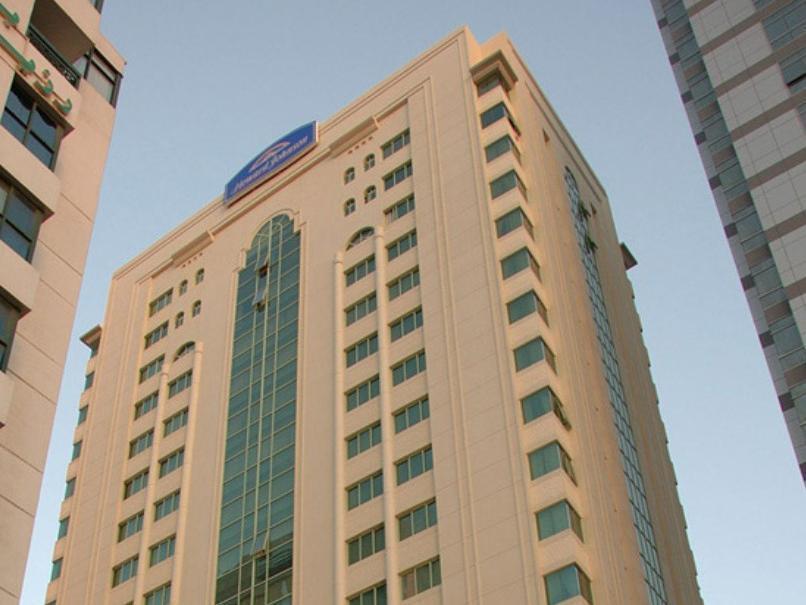 Howard Johnson By Wyndham Abu Dhabi Downtown Exteriör bild