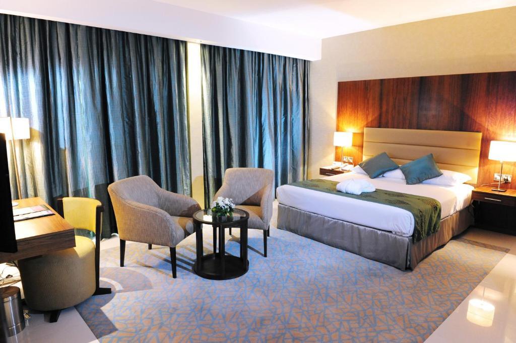 Howard Johnson By Wyndham Abu Dhabi Downtown Rum bild